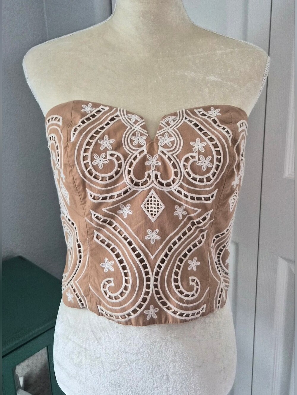 Express Embroidered Strapless Corset Top Beige White Eyelet Medium